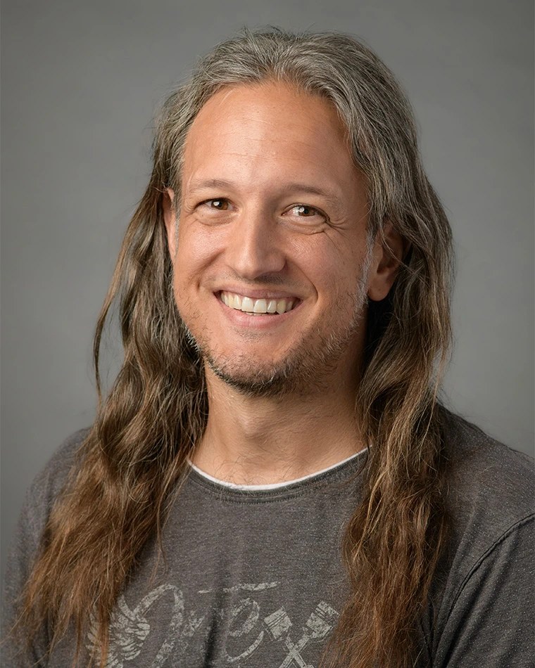 Dr. Alejandro Salado